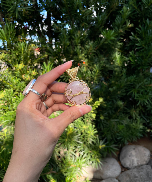 Gold Rose Quartz ’Mariposa’ Pendant