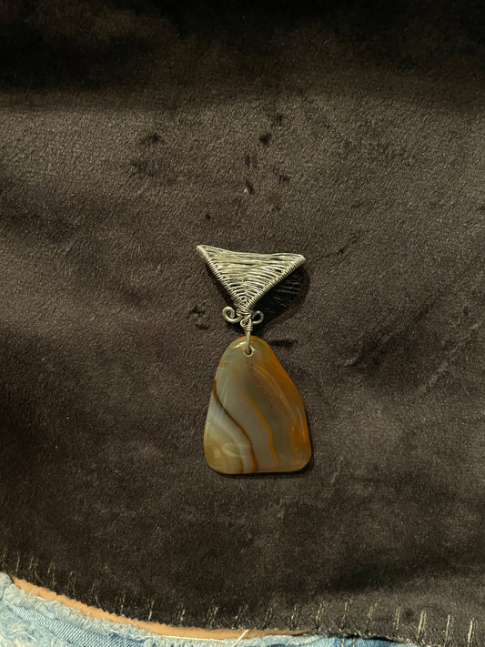 Silver Agate ‘Just Hangin’ Here’ Pendant